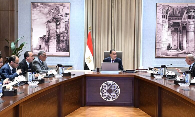 رئيس-الوزراء-يناقش-عددًا-من-الفرص-الاستثمارية-بمنطقة-“المثلث-الذهبى”-مع-القطاع-الخاص
