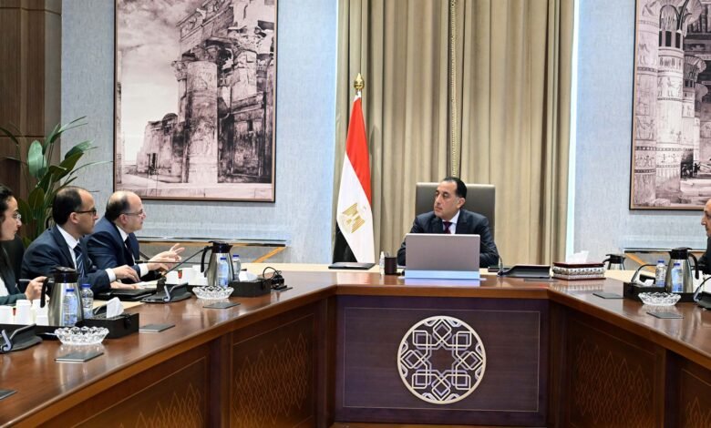 رئيس-الوزراء-يلتقي-رئيس-هيئة-الدواء-المصرية-لاستعراض-مشروع-التتبع-الدوائي-الوطني