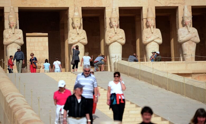تحويل-مستهدف-زيادة-أعداد-السائحين-في-مصر-إلى-“مشروع-قومي”