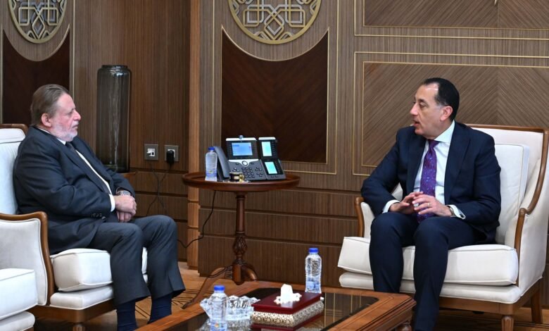 رئيس-الوزراء-يلتقي-محافظ-البنك-المركزي-لمتابعة-جهود-التنسيق-المشترك 