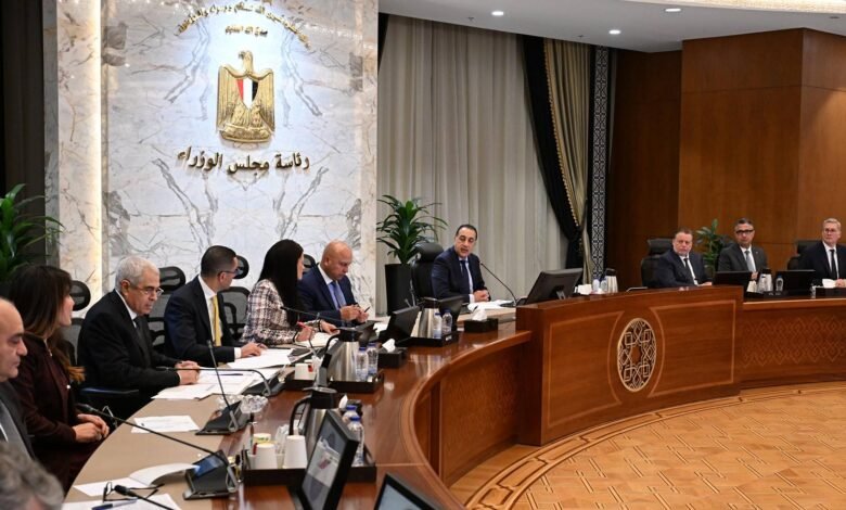 رئيس-الوزراء-يترأس-الاجتماع-الأول-للجنة-العليا-للذهب