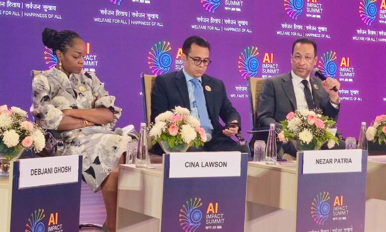 وزير-الاتصالات:-توظيف-تطبيقات-الذكاء-الاصطناعي-لتحسين-جودة-الخدمات-العامة