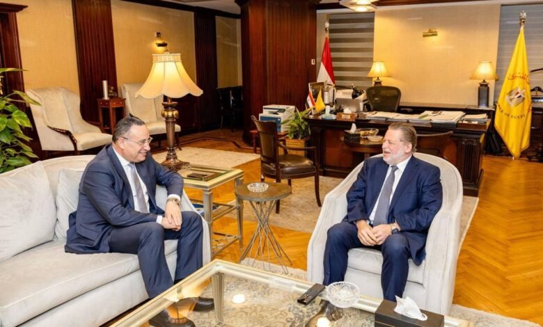 “المركزي-المصري”-يبحث-تعزيز-دعم-الطلاب-المتفوقين-وتطوير-المنظومة-التعليمية