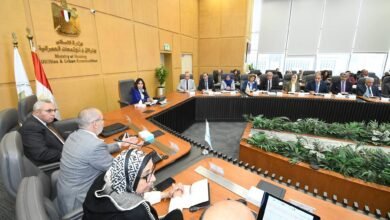 وزيرة-الإسكان-تعقد-اجتماعاً-لمتابعة-الموقف-التنفيذي-لمشروع-“حدائق-تلال-الفسطاط”