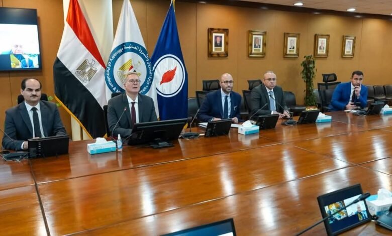 وزير-البترول-يتابع-مع-شيفرون-الانتهاء-من-اتفاقيات-ربط-حقل-أفروديت