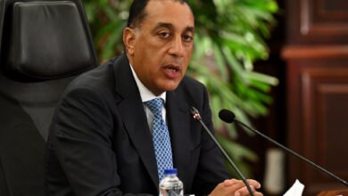 الحكومة-تقرر-إغلاق-المحال-والمولات-عند-9-مساءً-وتدرس-تطبيق-نظام-العمل