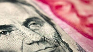 الدولار-يتراجع-مع-تحول-البنوك-المركزية-للتشديد-النقدي