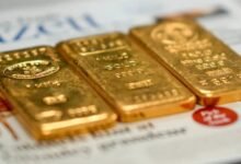 أسعار-الذهب-تقلص-خسائرها-وتتجاوز-4400-دولار