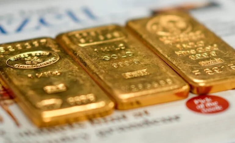 أسعار-الذهب-تقلص-خسائرها-وتتجاوز-4400-دولار