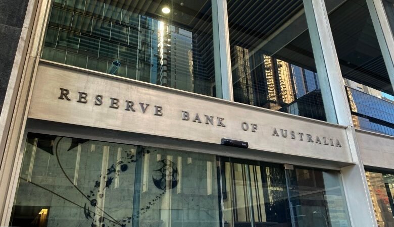 “المركزي-الأسترالي”-يحذر:-تداعيات-صراع-الشرق-الأوسط-تفاقم-الأضرار-الاقتصادية