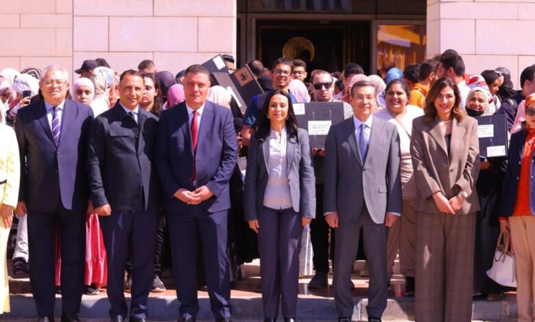 “التضامن”-وبنك-التعمير-والإسكان-يشهدان-توزيع-أجهزة-تعويضية-لطلاب-الجامعات 