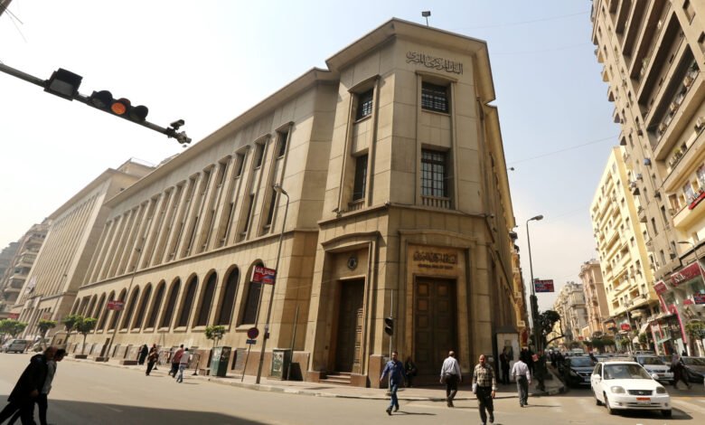 تعطيل-العمل-بالبنوك-يوم-7-مايو-بمناسبة-عيد-العمال