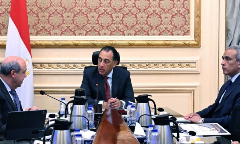 madbouly-reviews-progress-of-cairo-airport-terminal-4-project