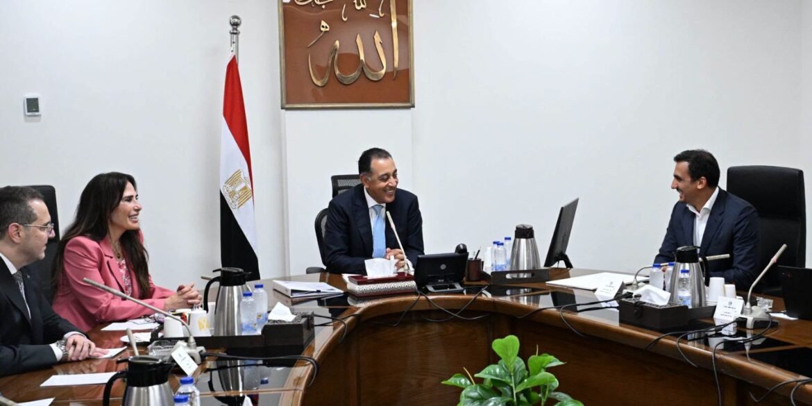 رئيس-الوزراء-يتابع-مستجدات-مشروع-تنمية-وتطوير-منطقة-“علم-الروم”-بالساحل-الشمالي