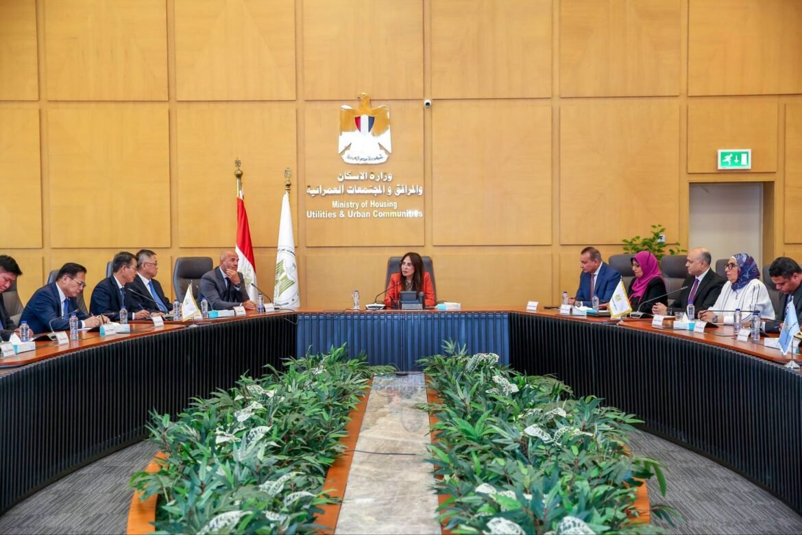 “الإسكان”-تبحث-مع-cscec-الصينية-التعاون-في-تنفيذ-المشروعات-الكبرى