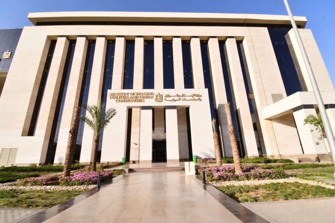 وزيرة-الإسكان-تتابع-موقف-تنفيذ-مشروعات-توسعات-مدينة-«زايد-الجديدة»