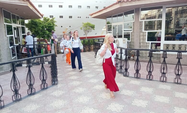 ميناء-غرب-بورسعيد-يستقبل-السفينة-السياحية-«astoria-grande»-في-ثاني-زيارة-لها 