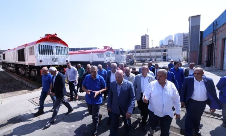 وزير-النقل-يتفقد-ورش-الصيانة-الرئيسية-بالفرز،-و-«إيرماس»،-لمتابعة-أعمال-الصيانة-والتأمين-الفني-للجرارات-والقطارات