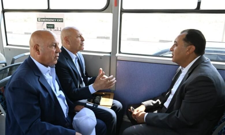 رئيس-الوزراء-يتفقد-المرحلة-الثانية-من-الأتوبيس-الترددي-(brt)