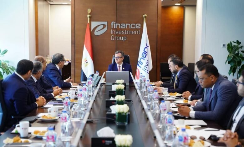 “التخطيط”-تبحث-خطط-توسع-“إي-فاينانس”-ودعم-البنية-التحتية-الرقمية