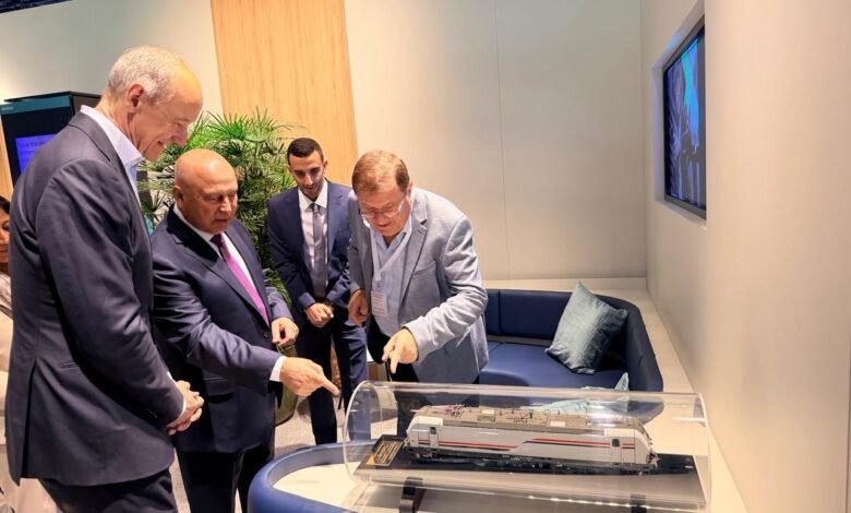 من-برلين.-«الوزير»-يتفقد-جناح-«سيمنز-العالمية»-ويتابع-استعدادات-التشغيل-التجريبي-للقطار-السريع-الشهر-المقبل