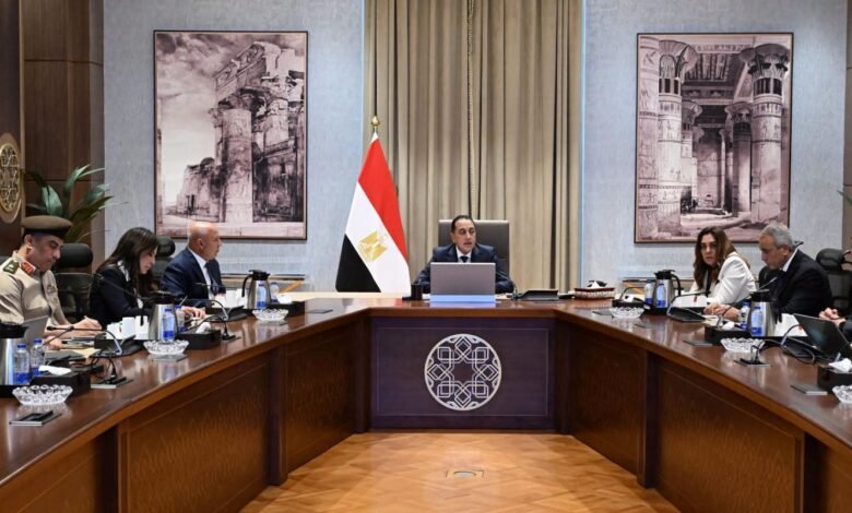 استعدادًا-لمؤتمر-أكتوبر.-“مدبولى”-يجتمع-بوزراء-النقل-والتنمية-المحلية-والإسكان