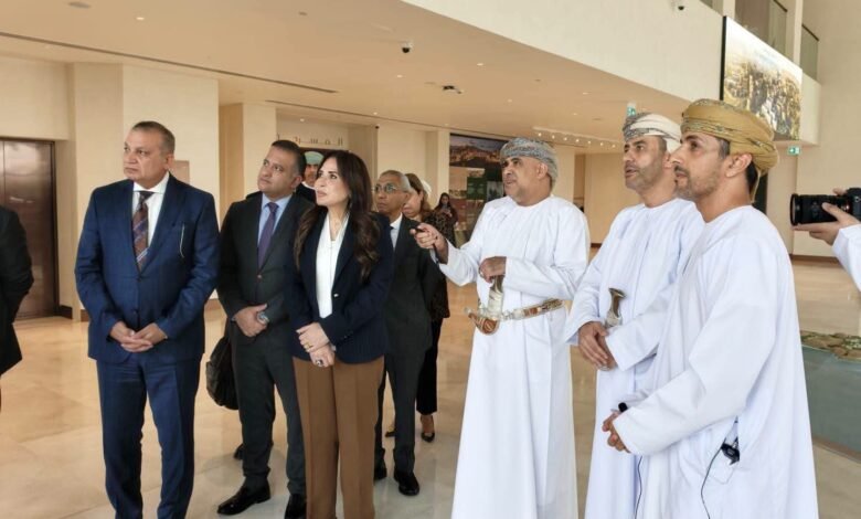 وزيرة-الإسكان-تتفقد-مشروعات-مطورين-مصريين-بمدينة-السلطان-هيثم-في-عمان