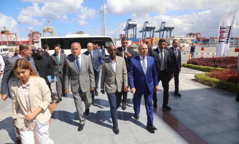 من-ميناء-الإسكندرية.-وزير-النقل-ونظيره-التنزاني-في-جولة-تفقدية-ومباحثات-موسعة-لدفع-التعاون-المشترك