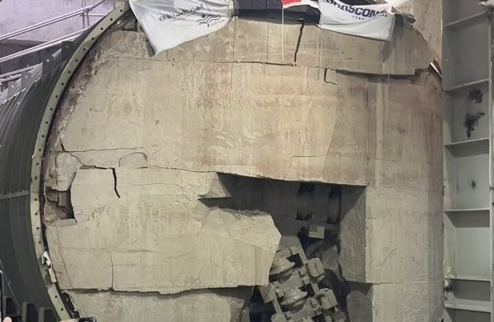 بعد-خروجها-من-محطة-الملك-الصالح.-الحفار-يستعد-لعبور-نهر-النيل-إلى-منيل-الروضة