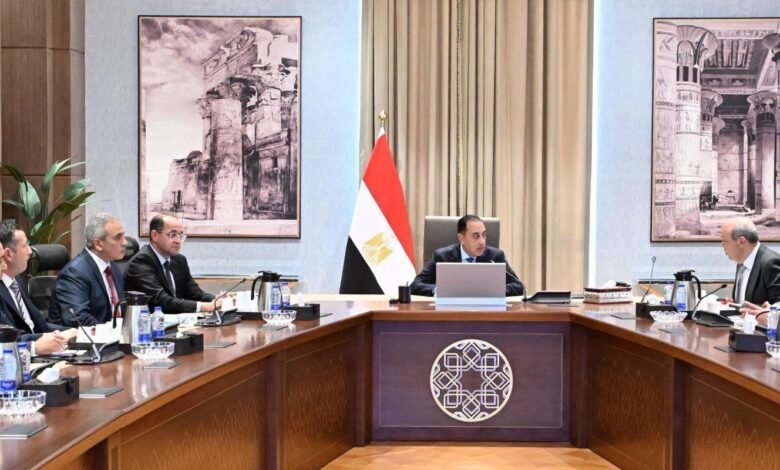 رئيس-الوزراء-يستعرض-مقترحات-تطوير-مطار-العاصمة-الجديدة-والمنطقة-المحيطة-به